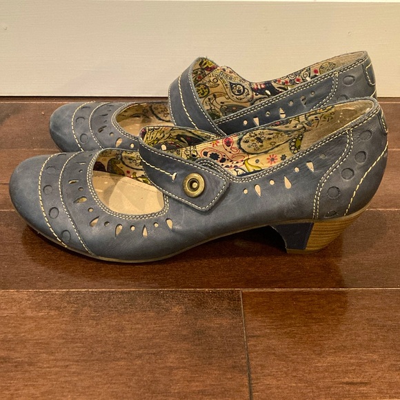 Women’s Pesaro Blue Leather Heels with Snap Size 40 - Picture 2 of 4